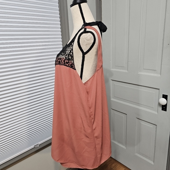 City Chic Lace Motif Halter Neckline with Back Tie and Split Tierd Detail - Picture 4 of 8